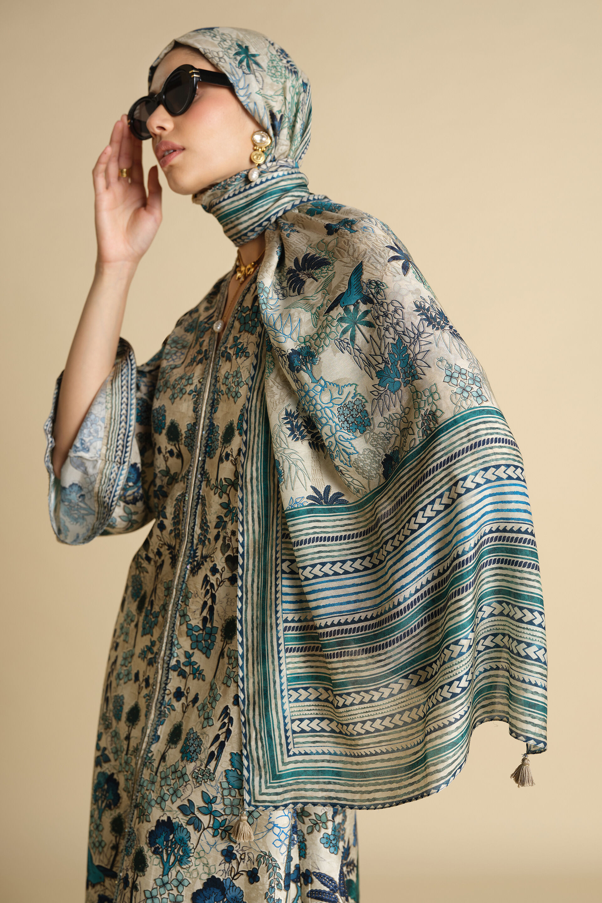 Avis Printed Silk Stole - Ivory
